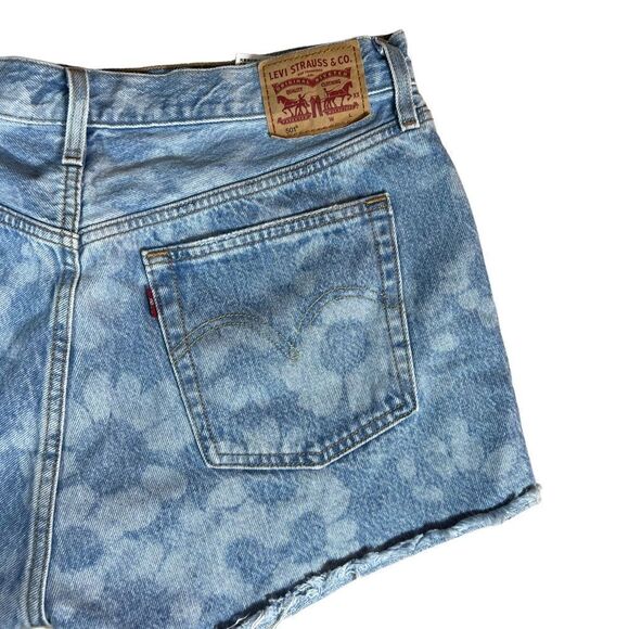 Rare! Levi’s Daisy Bleach Dyed Denim Cut Off Shorts - Picture 6 of 8